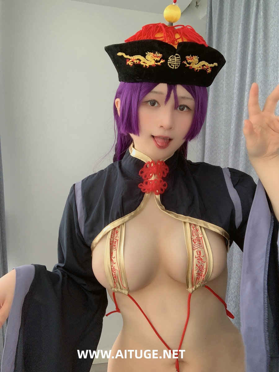 Zyra秋 - 奶光僵尸娘自拍 [29P-73MB]