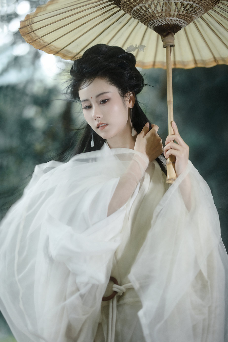 [YITUYU]艺图语 2025.08.17 山月 素尘 [17P-342MB]