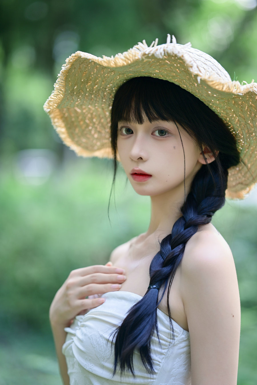 YITUYU艺图语 2025.12.28 森系 [15P-138MB]