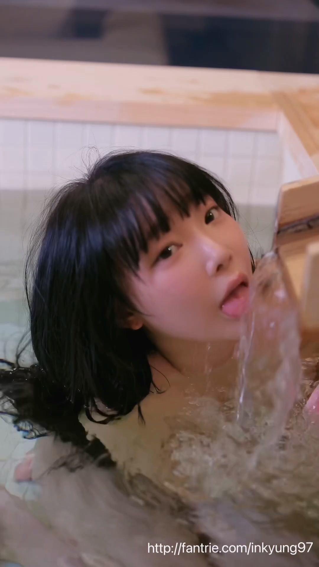 姜仁卿 Kang In-kyung - Date in Hotel’s Jacuzzi [MP4-121MB]