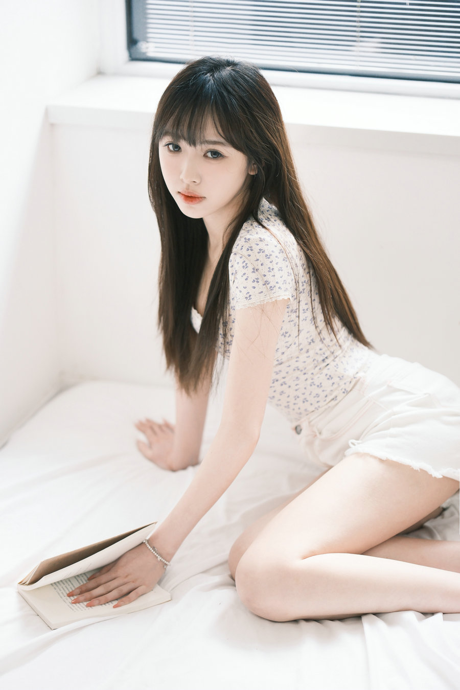 [YITUYU]艺图语 2026.03.06 光，落在你脸上 小蝶饱饱 [12P-53MB]
