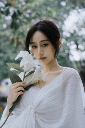 [YITUYU]艺图语 2026.03.25 素衣清颜，留白成诗 [34P-835MB]