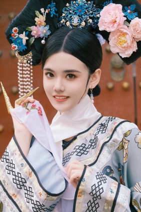 [YITUYU]艺图语 2026.03.29 愿岁并谢，与长友兮 FFannyy [25P-539MB]