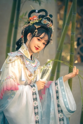 [YITUYU]艺图语 2026.03.08 春胜春幡 泡泡小酷 [14P-312MB]