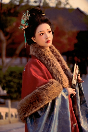 [YITUYU]艺图语 2025.12.29 故园丹枫 xxSilver [25P-415MB]