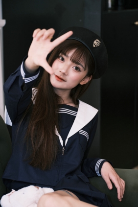 [YITUYU]艺图语 2026.03.01 水手服少女与小熊娃娃的午后 小山早见 [20P-970MB]